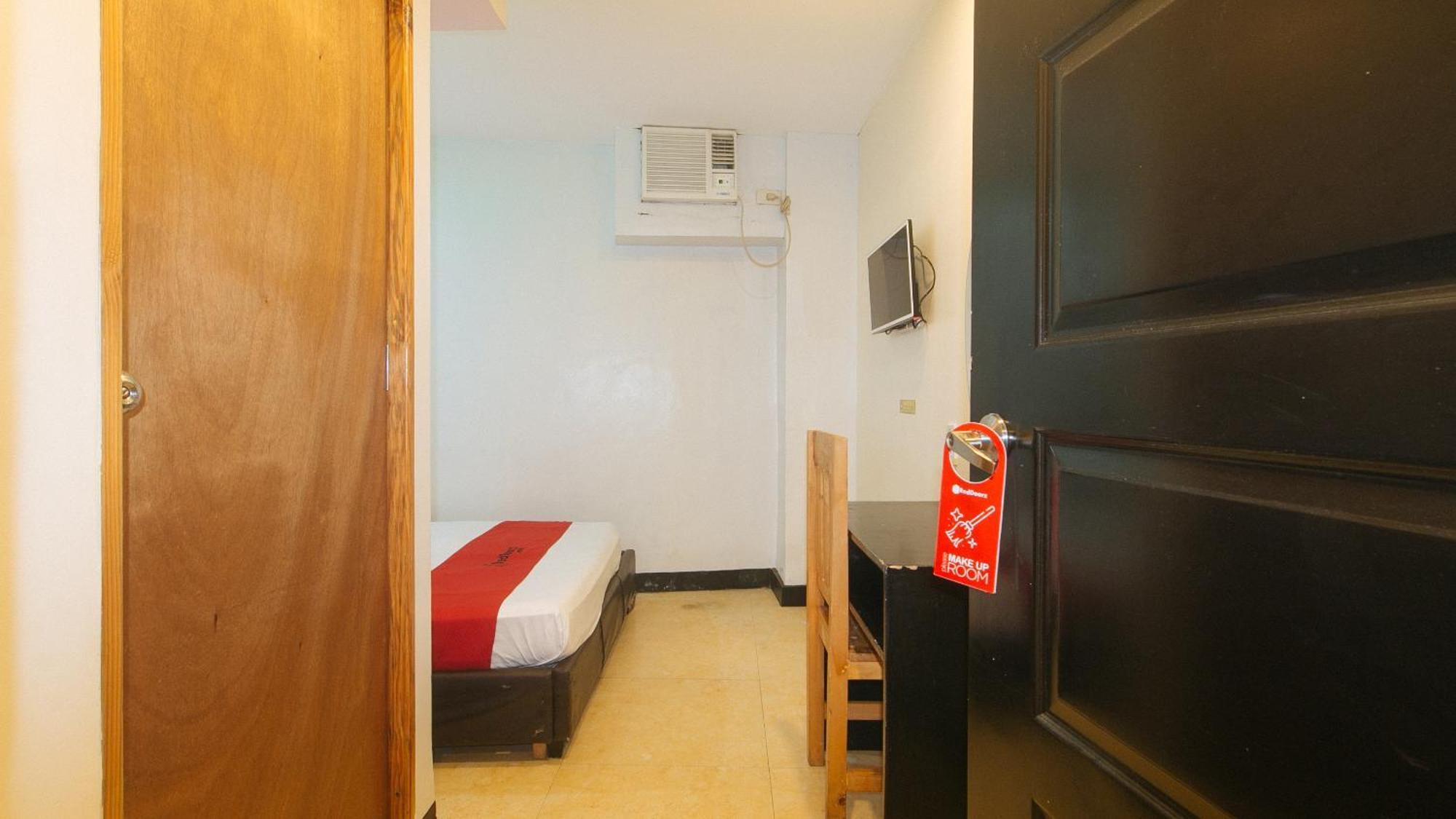 Reddoorz At Ranchotel Alabang Muntinlupa City Esterno foto