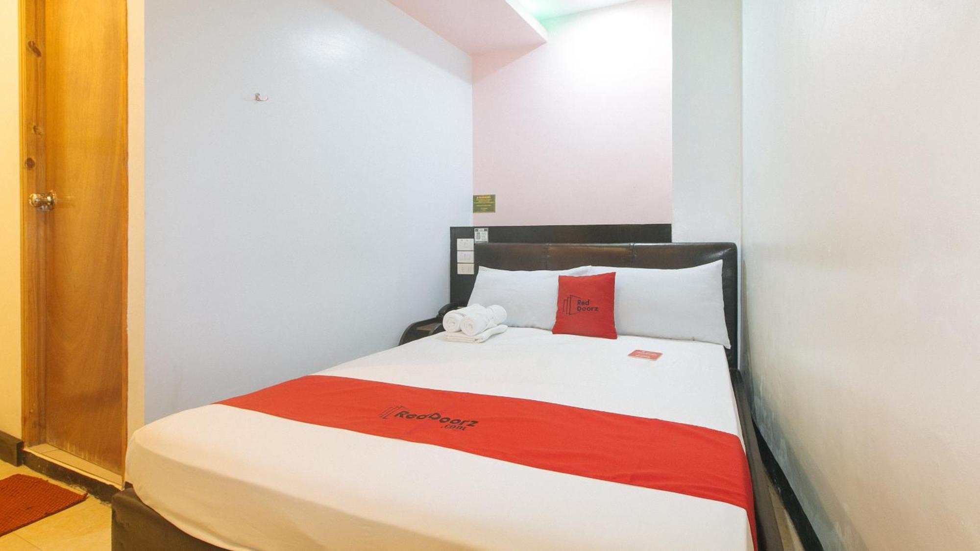 Reddoorz At Ranchotel Alabang Muntinlupa City Esterno foto