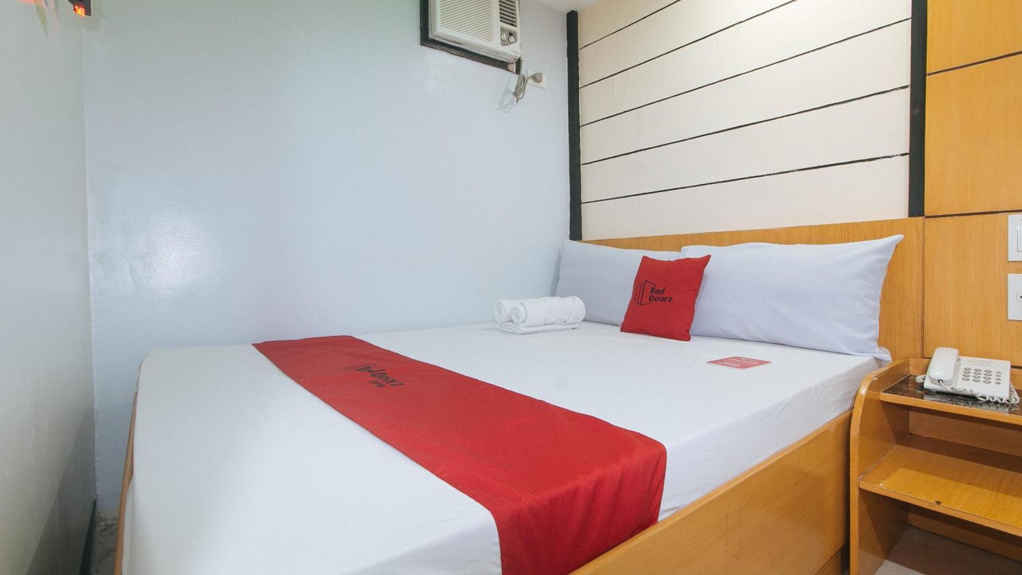 Reddoorz At Ranchotel Alabang Muntinlupa City Esterno foto