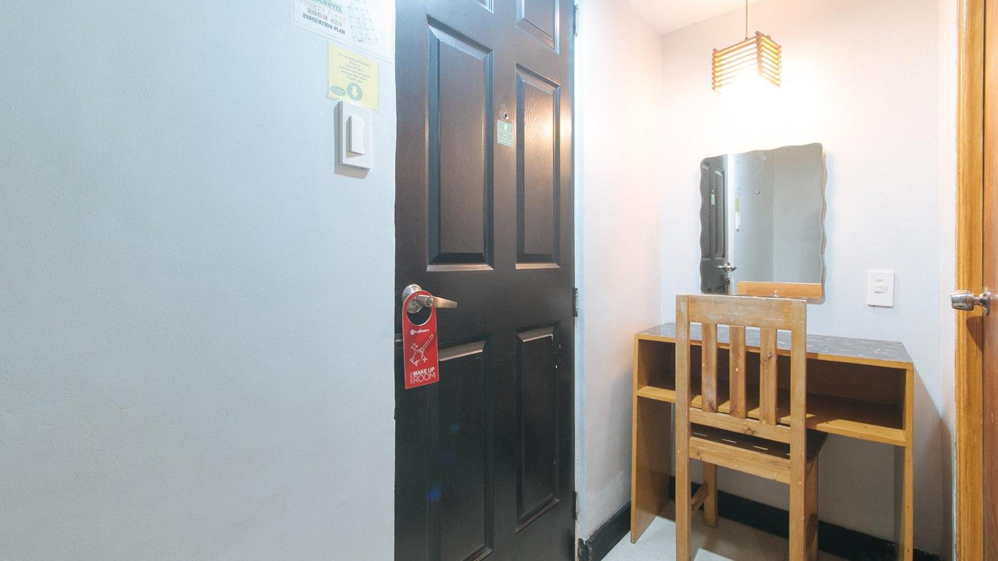 Reddoorz At Ranchotel Alabang Muntinlupa City Esterno foto